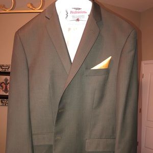 Men’s Demantie suit.